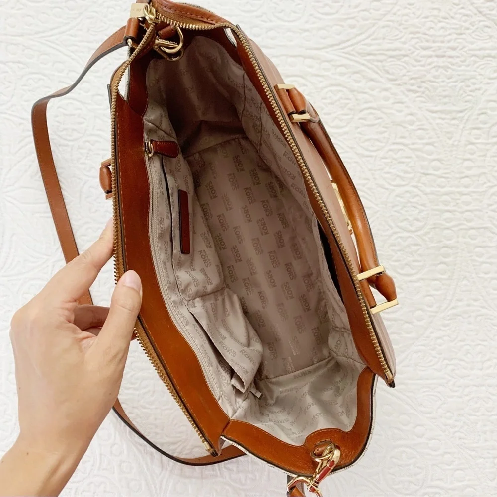 Michael Kors Hudson Satchel, Signature Logo Vanilla /‎ Acorn